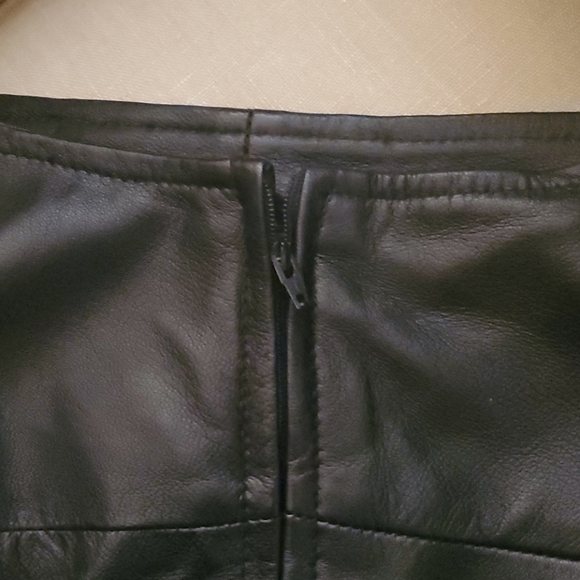 Gorgeous real leather black mini skirt - Picture 4 of 6